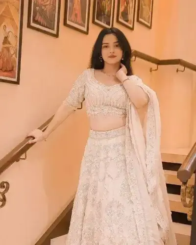 Escort Sindkhede